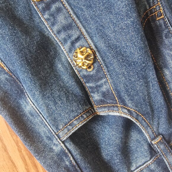 NWT Urban Revivo Denim Skirt – XS – Gold Embellished Button Detail - Picture 3 of 5